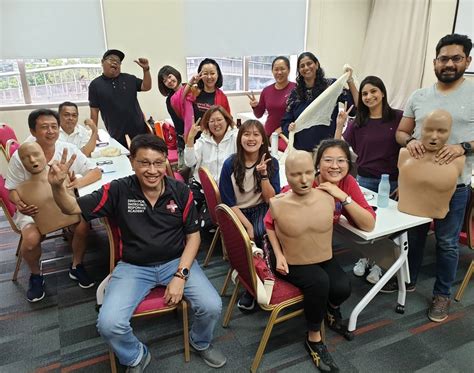 What Professionals Need First Aid Training in Singapore?